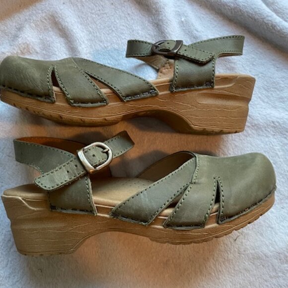 Sanita Margrethe Sandals Leather size 36 6 Khaki Clogs Wood Heel Green Beige - Picture 9 of 16